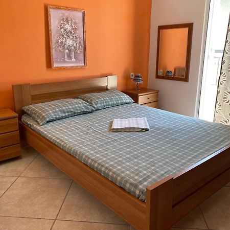 Roula Apartment Neoi Poroi Dış mekan fotoğraf